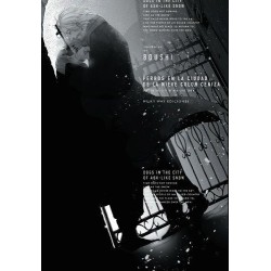 Perros en la cuidad de la nieve color cenizo